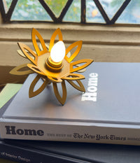 Arabesque Plug-in Light - Gold