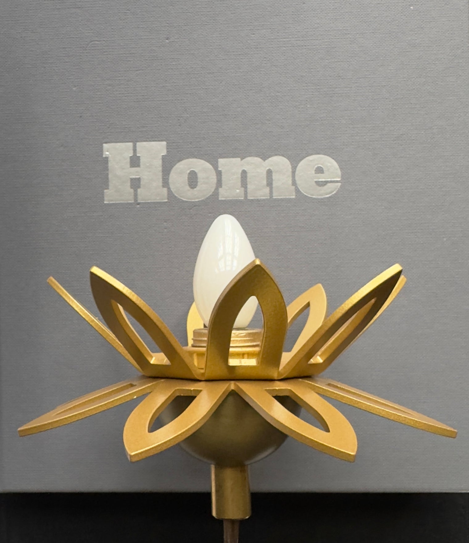 Arabesque Plug-in Light - Gold